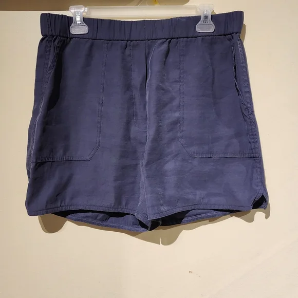 💙 NWOT Utility Shorts - Picture 4 of 10